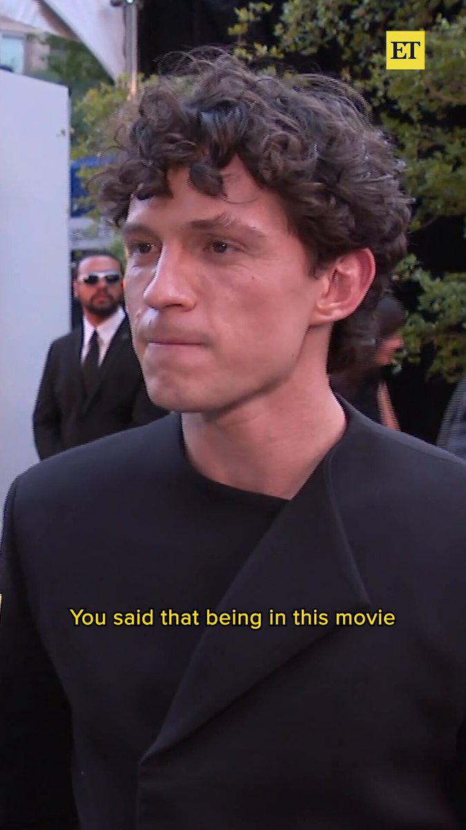 Tom Holland knows that Robert Pattinson's Batman has nothing on Spider-Man. 😤