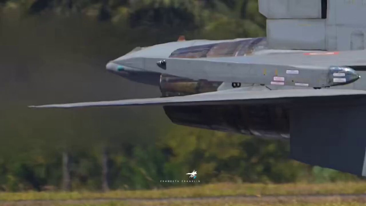 Su-30MKI by Praneeth Franklin .. a beautiful example of high speed videography!