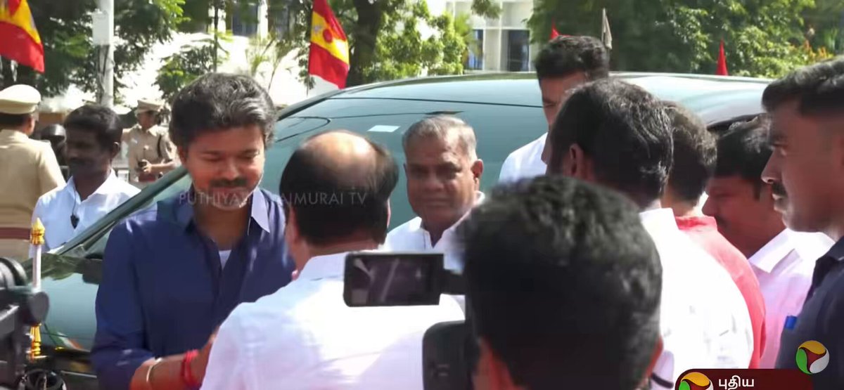 காமராஜர் சிலைக்கு CM விஜய் நேரில் மரியாதை.. TVK Vijay
