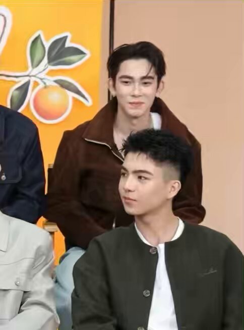 กินส้มแบบอ้อน กูเดรสสส ✨🤏🫶 WOF FINAL PRESS TOUR #WhenOrangesFallLive #justinmmoir #keatonnst #justinkeaton