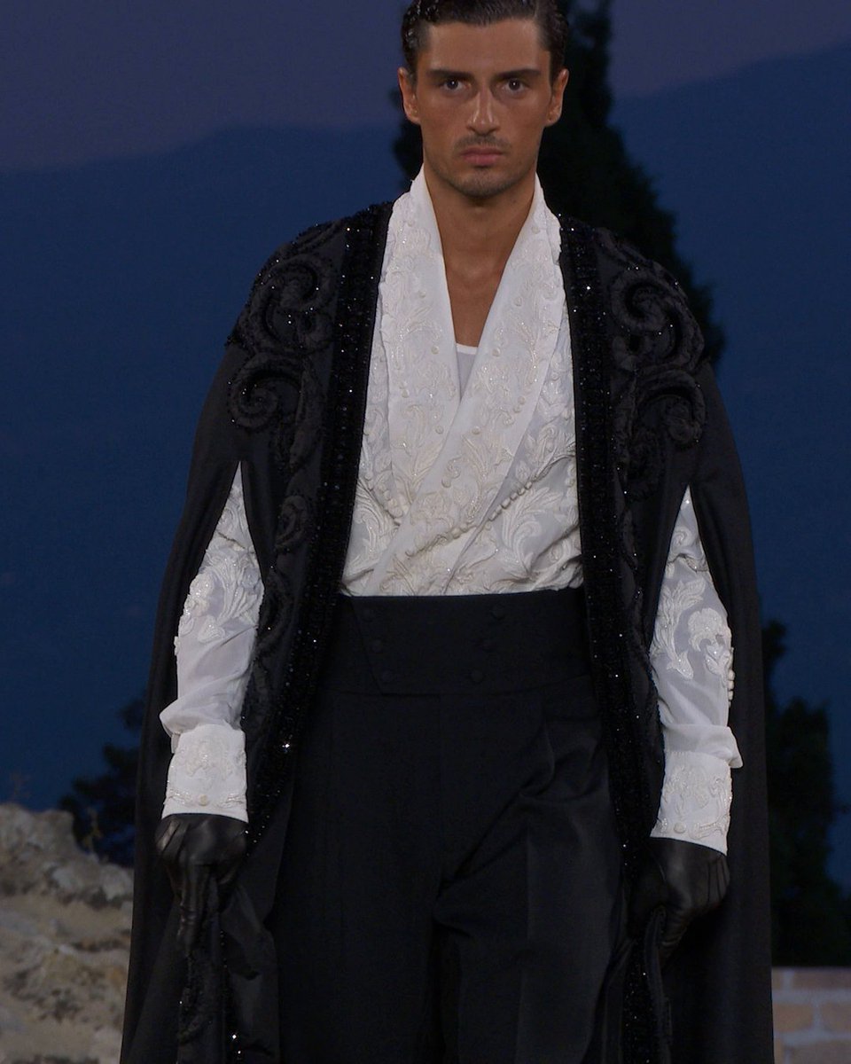 At Teatro Antico of Taormina, #DGAltaSartoria celebrates the many facets of Sicily through a vision shaped by #DGFattoAMano artistry, alongside Fondazione Taormina Arte Sicilia and Fondazione Taormina. Rewatch the show at #DolceGabbana #MadeInItaly