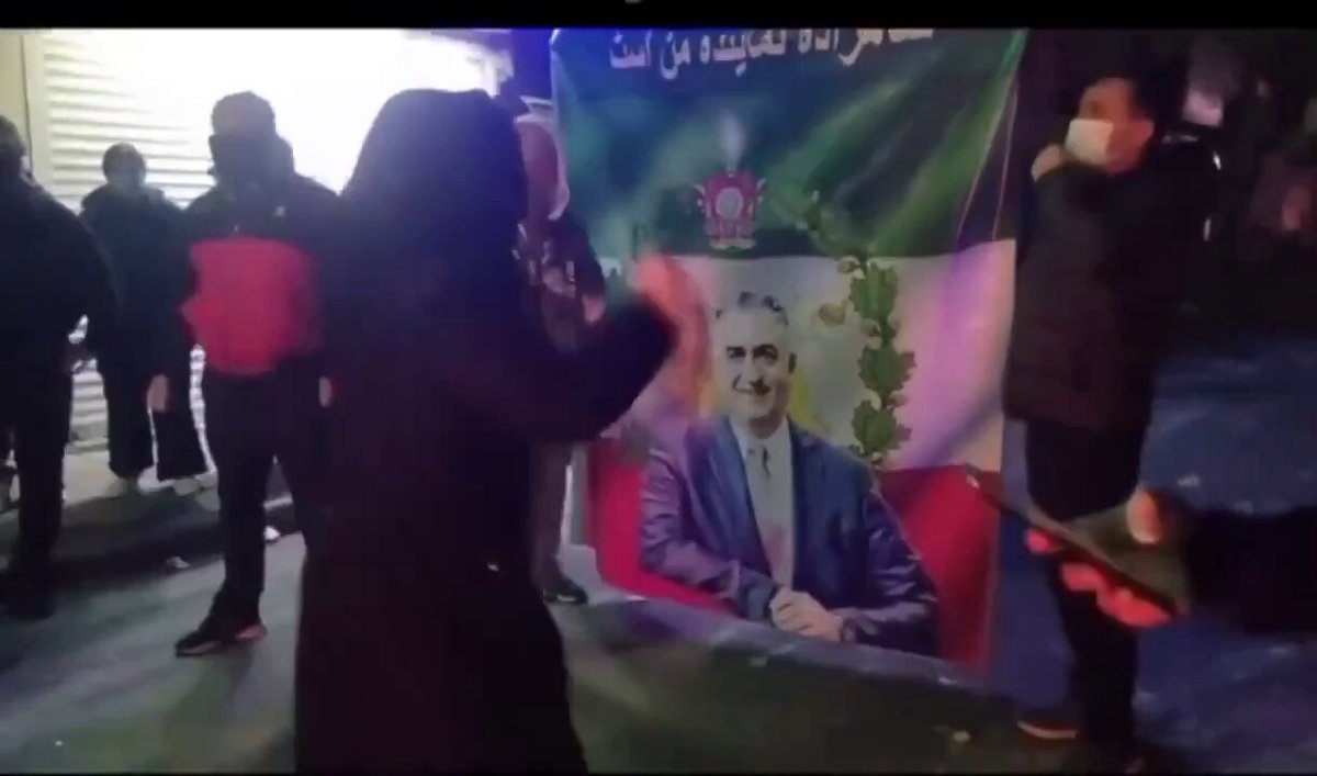 نمیدونم چند نفر از این قاب زنده هستن و چند نفر جاوید نام شدن ولی میدونم چی گفتن !! میگم خوب گوش کنیم ببینیم چی میگن ؟؟ #جاویدشاه