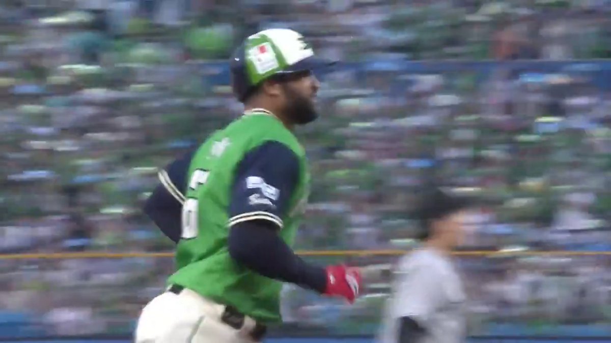 2番に座る大砲 逆方向へ弾き返す サンタナが先制の第15号ホームラン ⚾️ヤクルト×巨人 #swallows #だったらDAZN