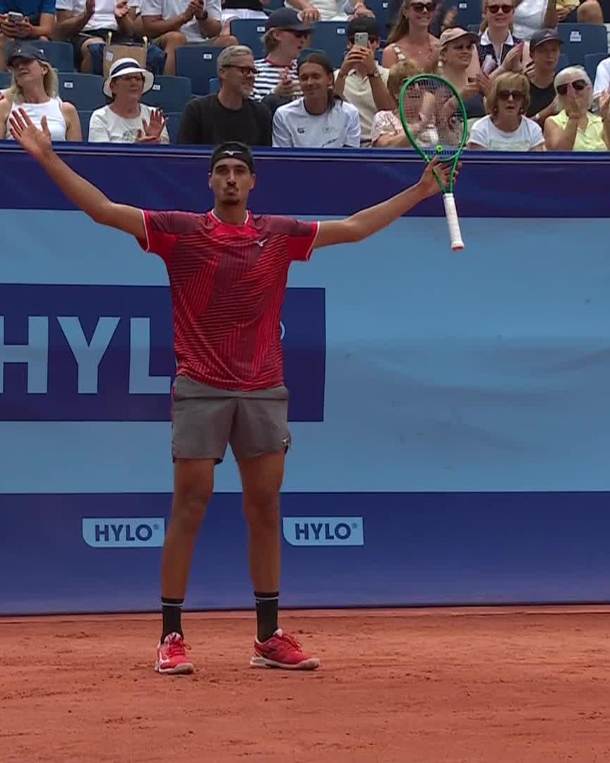 Lorenzo Sonego Take A Bow 🤯 #SwissOpenGstaad