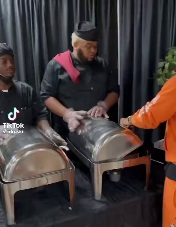 Streets saying this how production treated the Islanders if they wasn’t cool with Melanie