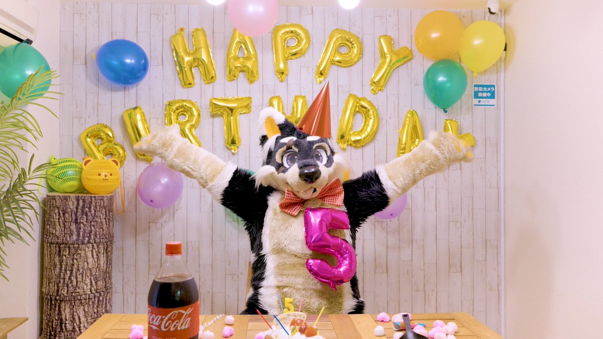 🎉🐾 ウィーバー 5周年! 🐾🎉 今日でウィーバーは5周年を迎えました! ここまで続けてこられたのは、イベントで会ってくれたみんな、写真を撮ってくれたみんな、SNSで応援してくれるみんなのおかげです✨ この5年間、本当にたくさんの思い出ができました。 笑ったり、遊んだり、ハグしたり、いろんな出会いがあって、どれも大切な宝物です👊 これからもウィーバーらしく元気いっぱい駆け回るので、ぜひ一緒にたくさん遊んでください!🐶🧡 いつも本当にありがとう! これからもよろしくね!!