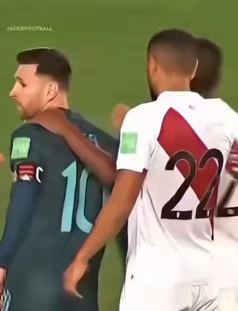 Zurdos de mierda, jamás podran ensuciar a este tipazo.