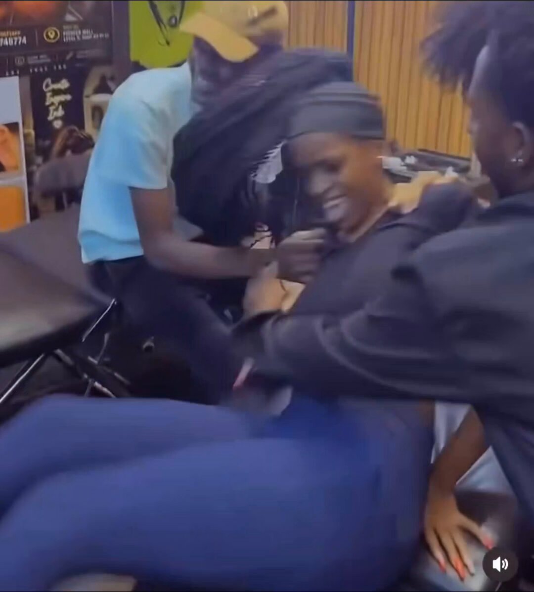 How did she reach in this room surely 😭😭😭. Was she forced? She wanted a pin on her umbilical cord 🫣