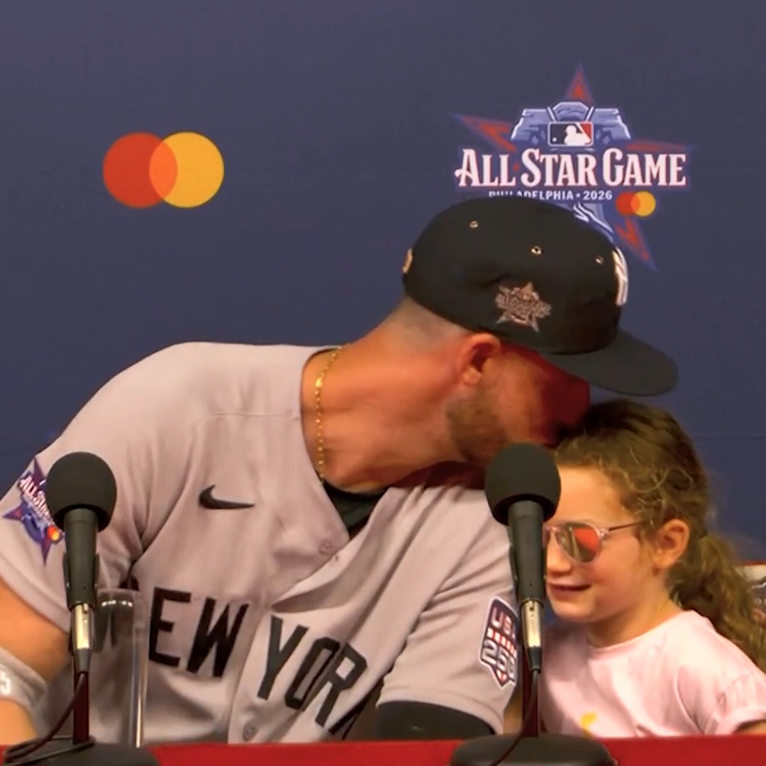 Cody Bellinger won #AllStarGame MVP last night but his daughter stole the show at his press conference 🥹