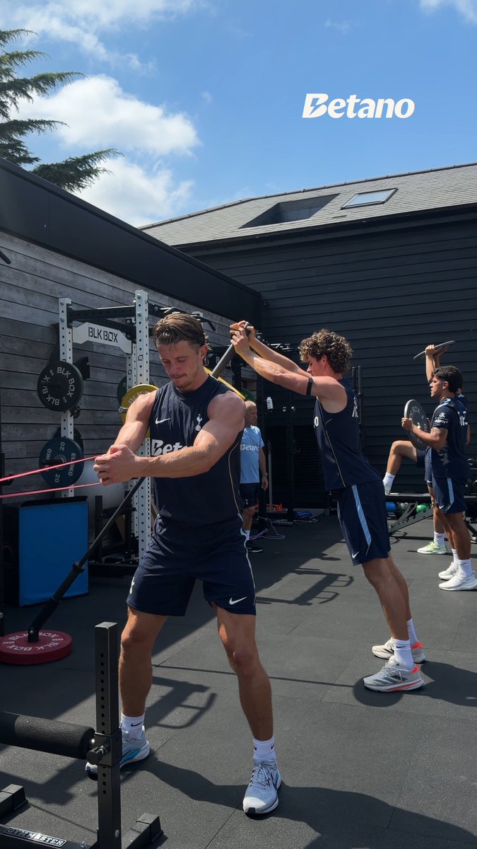 Gym work in the sun 🏋☀️ 💪 Betano UK