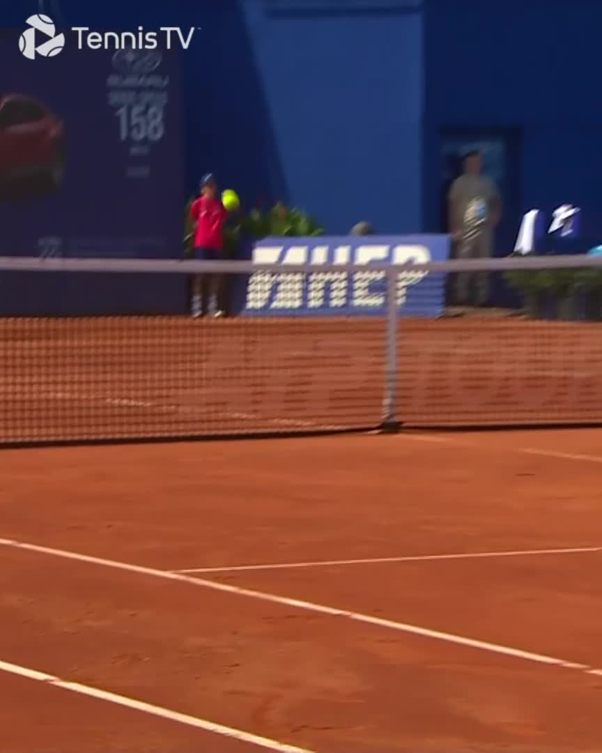What. A. POINT 💥 Gomez putting in the work against Arnaldi! #CroatiaOpenUmag