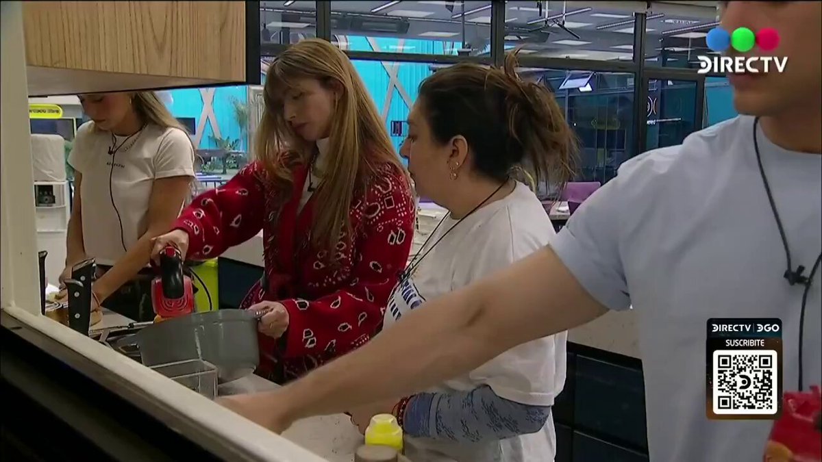 mucha gente queriendo instalar que se peleen Sol y Pincoya mientras ellas están así: #GranHermano