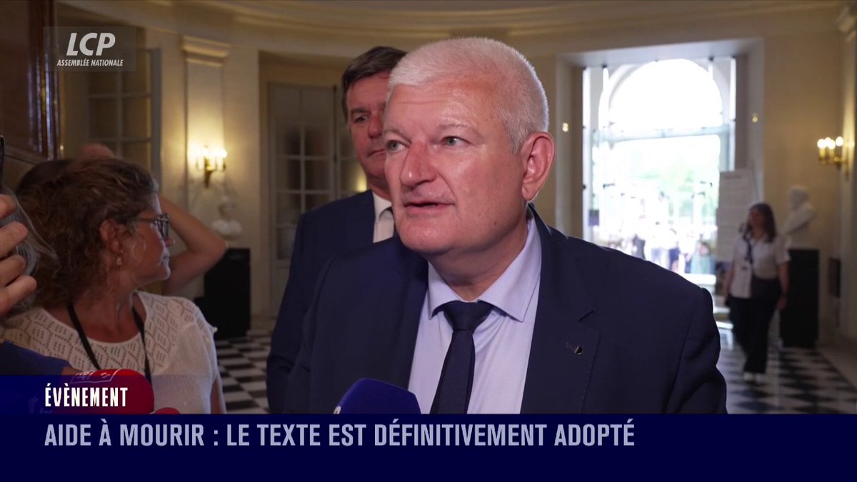 Aide à mourir: visiblement ému, Olivier Falorni salue l'adoption définitive du texte, une "loi éminemment républicaine". "C'est le vote de l'ultime liberté. La France est fidèle à elle-même en défendant ses principes. [...] C'est un moment historique."