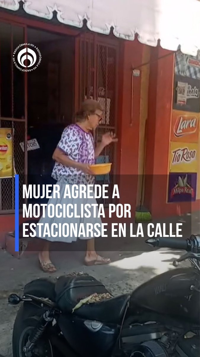 Mujer agrede a motociclista por estacionarse en la calle. 🤨 Aseguró que ella es quien le da mantenimiento.🤔👇🏼 #RFmx #Imperdible
