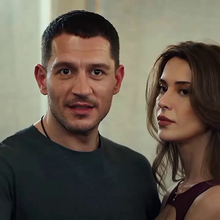 - ben paşa'ma sarılırım bozo'nun bakışlar hsjshhsh🤧💘o kadar özledim ki dizinin en güzel yanı onların kardeşliği özellikle paşa'ya hiç üvey olduklarını hissettirmemeleri🧿