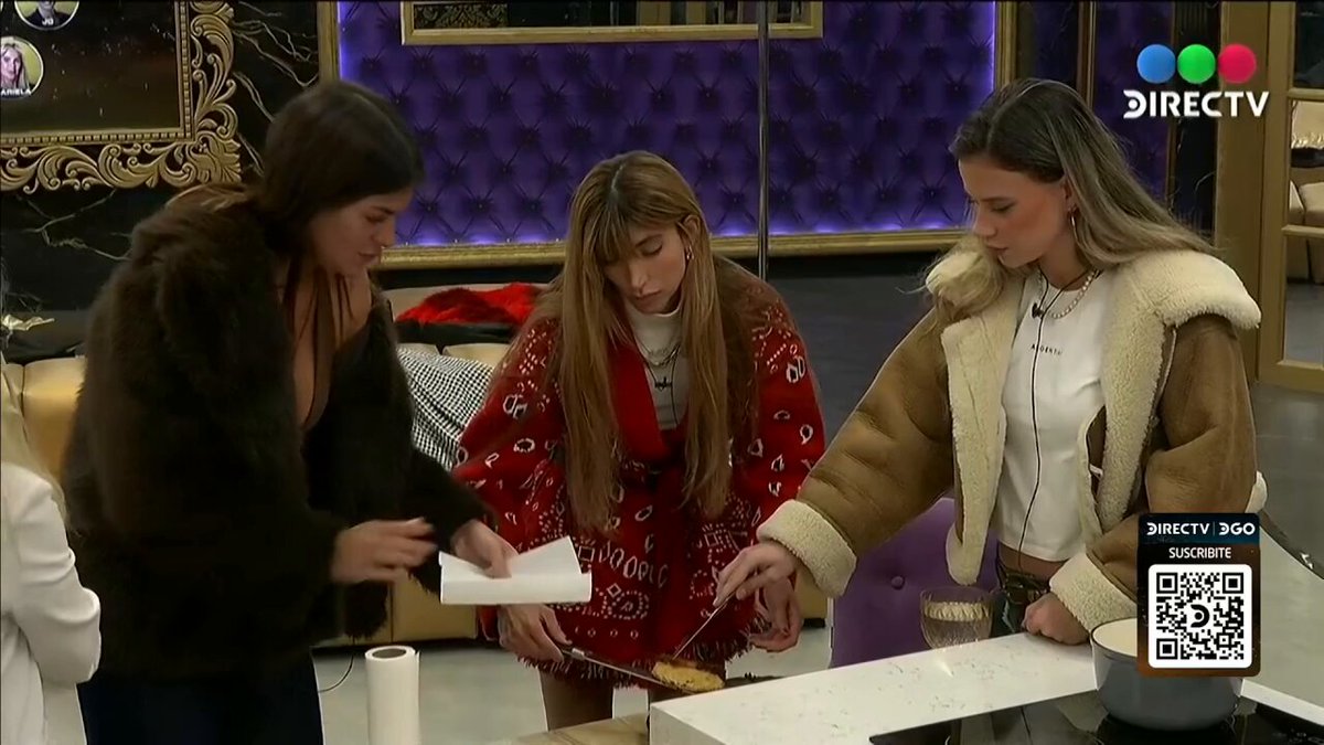 Sol compartiendo su tarta con las chicas #GranHermano