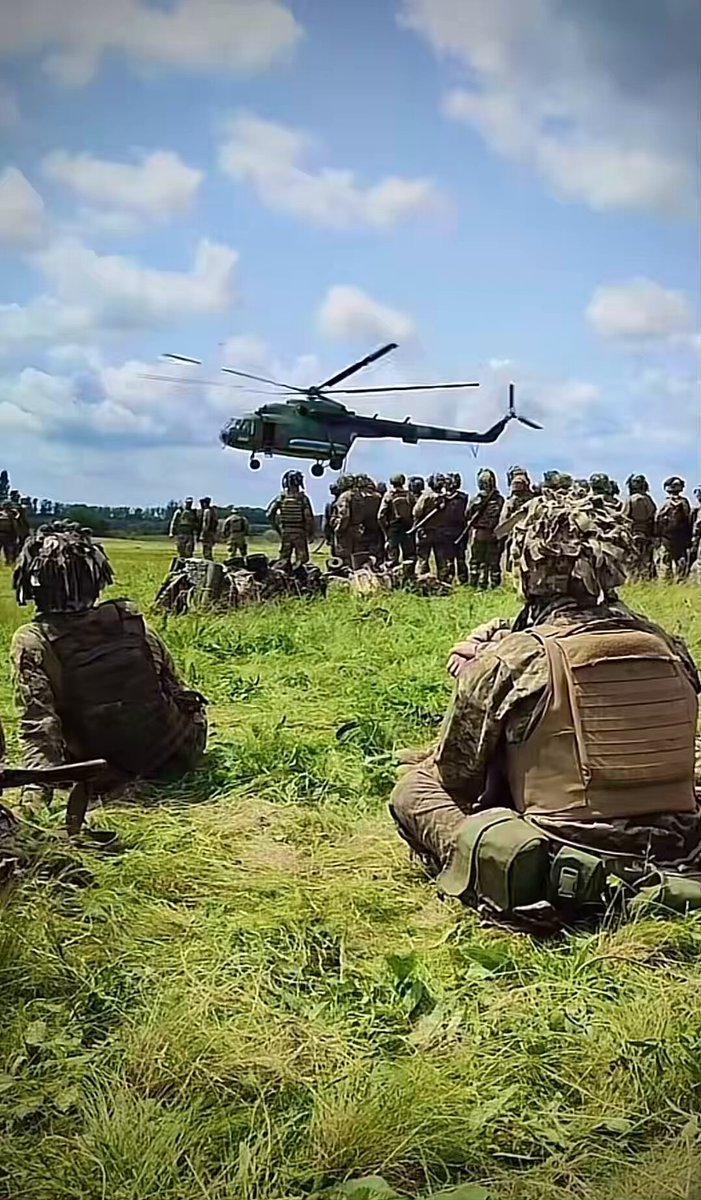 Ukrainian soldiers still moving to the front lines. Don’t forget to wish them safety &amp; victory 🙏