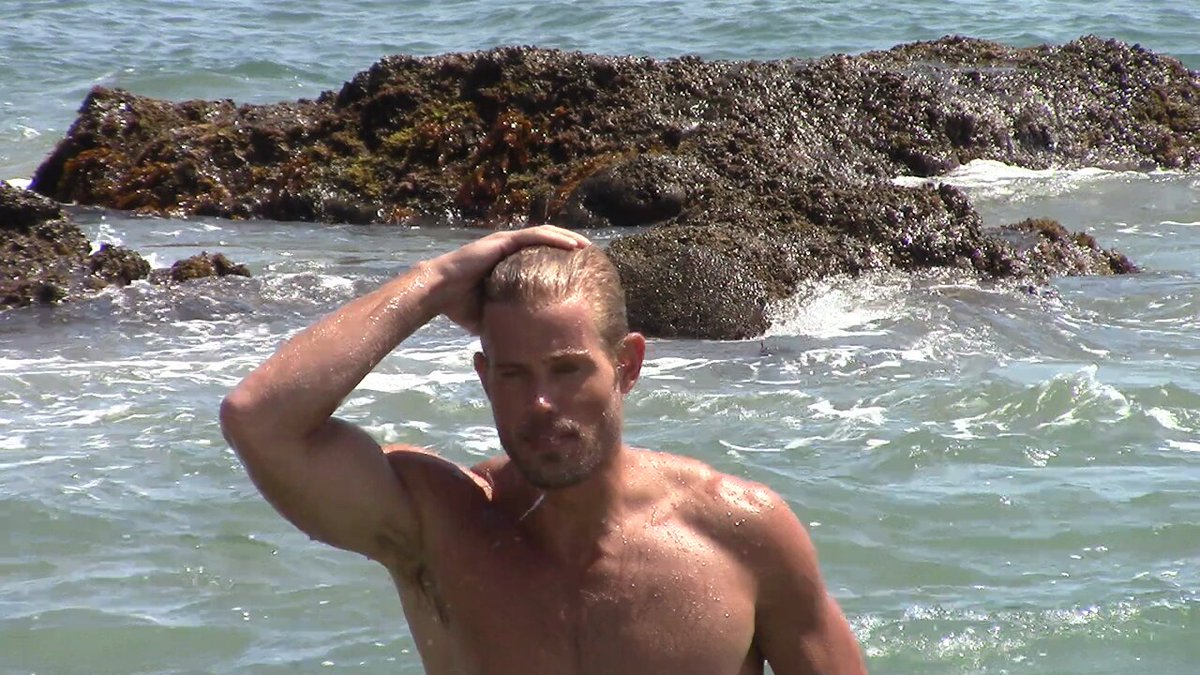 Trevor Donovan at the beach 🏖️ #DonoFans @TrevDon