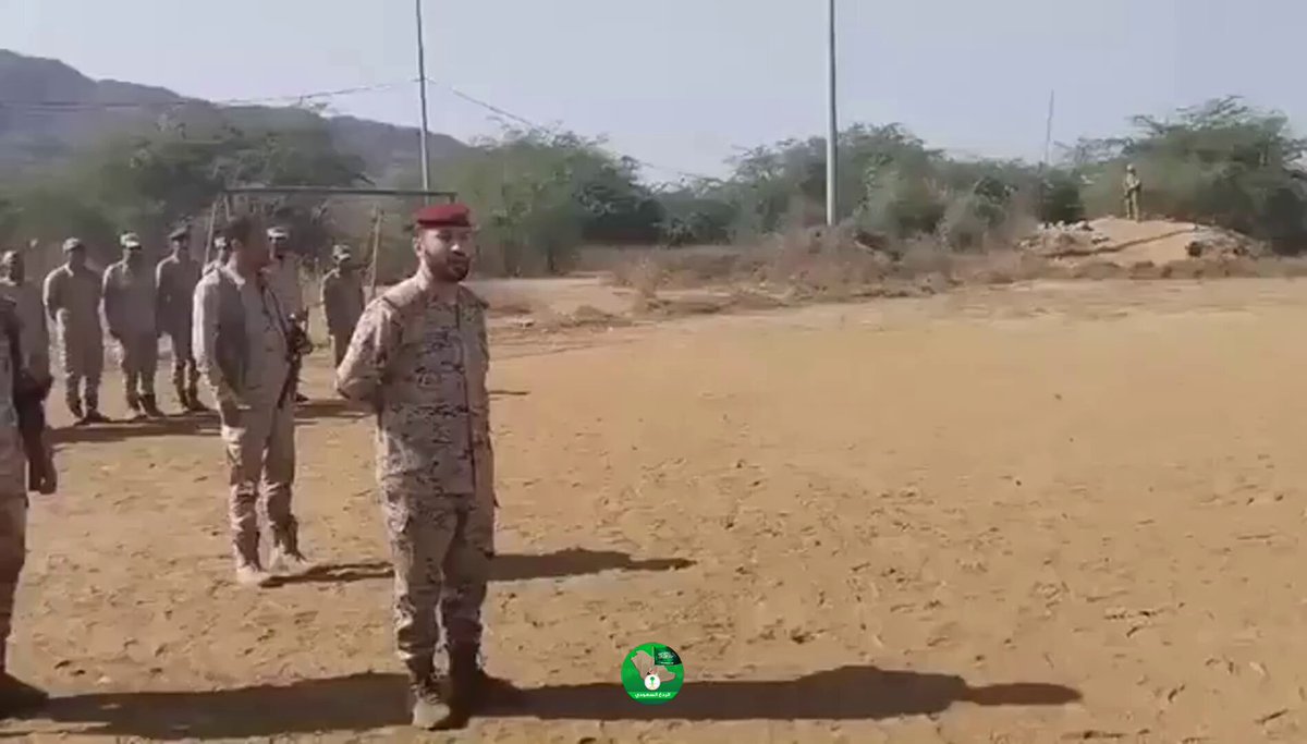 ضابط بالجيش اليمني: . ماوقفت السعودية مع بلد إلا و انتصر و ماوقف أحد في وجه السعودية معاديا إلا وخذله الله سبحانه وتعالى .. والله لو ذهب العالم في وادي وذهبت السعودية في وادي اخر لذهبنا مع السعودية وهذا نهجنا الثابت🇸🇦🇾🇪