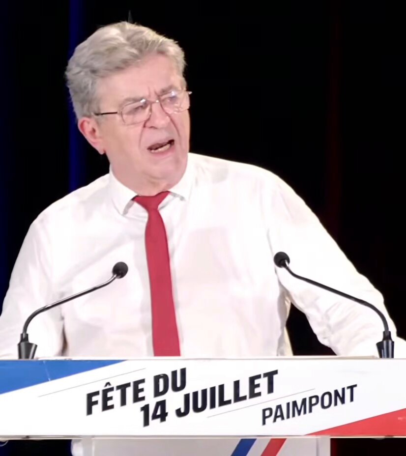 ❌️​⚛️ MÉLENCHON : "IL FAUT TOURNER LA PAGE DU NUCLÉAIRE ! VITE !" ​ Le vieillard zinzinsoumis annonce sa future politique énergétique... 🥶 🗣 « J'ai vu Fukushima, ça m'a guéri du nucléaire ! Le jour où ça ne marche plus, la catastrophe est irrémédiable. Il n'y a 0 laboratoire qui travaille pour savoir comment refroidir les déchets nucléaires. Nous avons des quantités incroyables de déchets ! Tout ça est en train de se dégrader... S’il arrive quoi que ce soit à la centrale de Nogent, nous devrons évacuer 13 millions de personnes. Il est temps pour nous de comprendre qu'il faut tourner la page, il faut passer à autre chose. Vite ! 11 centrales sont déjà à l'arrêt. Certaines continuent parce qu'on les a autorisées à recracher de l'eau plus chaude, qui va aller réchauffer des fleuves et détruire la biodiversité ! Nous n'avons pas fini d'être contre le stockage des déchets nucléaires ! » ​– Sermon du gourou à Paimpont, devant une audience peu créolisée...