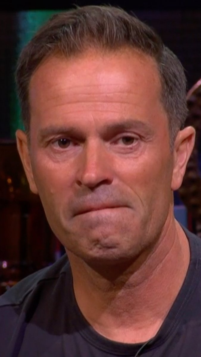 Verdriet bij Bas Nijhuis door het overlijden van scheidsrechter Rob Dieperink 🙏 #vandaaginsideoranje