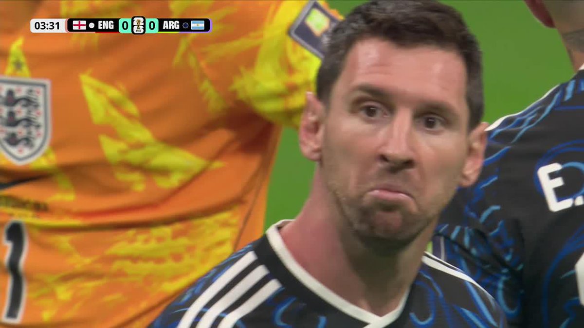 LA CARA DE MESSI TRAS LA PICA EN INGLATERRA-ARGENTINA... ⚽ #ESPNMundial 📺 Mirá los mejores partidos de la #FIFAWorldCup por ESPN, en el Plan Premium de #DisneyPlus