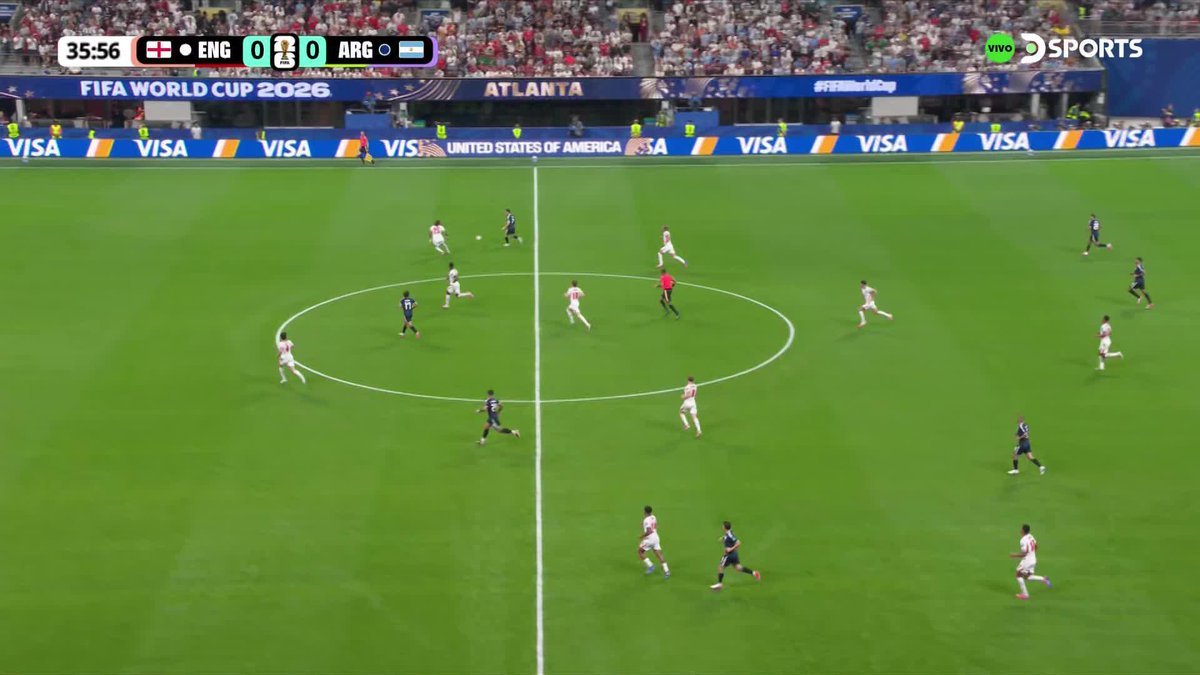 ¡¡MESSI LEVANTÓ A LA GENTE EN ATLANTA!! El 10 argentino desparramó rivales y lo bajaron. #MundialEnDSPORTS #FIFAWorldCup