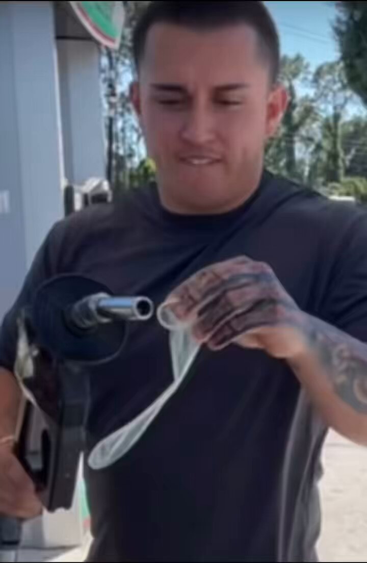 It’s impossible to not goon with his videos on my feed