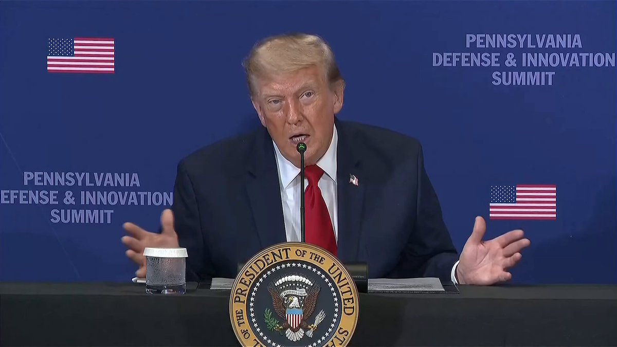 🚨 JUST IN: President Trump just dropped this chilling line that if Republicans LOSE the 2026 midterms and next election, Democrats will DESTROY THE NATION "What they WILL do to the country if we don't win the midterms and the election? It'll revert back to open borders, ridiculously high interest rates." "What they've done to this country and will do...you can just write it off." Secure our elections and DESTROY THEM! SAVE America is essential.