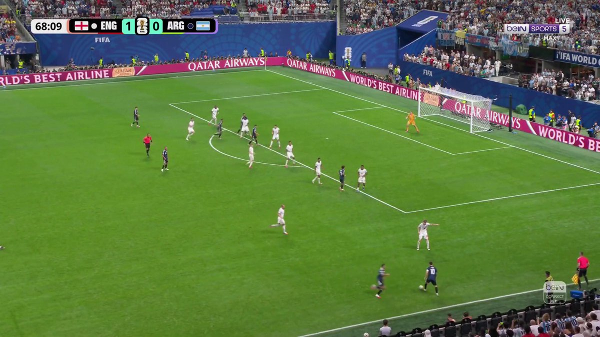 BIG SAVE! 🧤 Jordan Pickford pulls off a superb save to keep out Nicolás González's header. #FIFAWorldCup