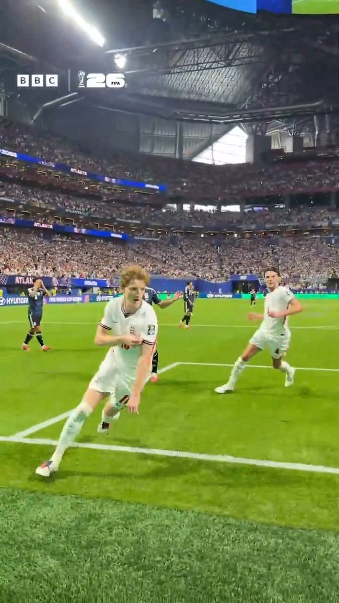 HEY, GORDON! 🏴 Anthony Gordon gets England in front!