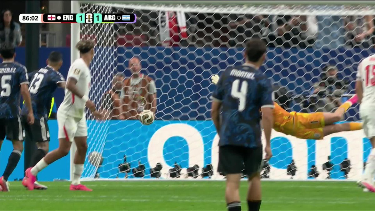 ENZO FERNANDEZ WITH THE GOAL OF HIS LIFE! 🤯🇦🇷 THIS MATCH IS TIED! #FIFAWorldCup