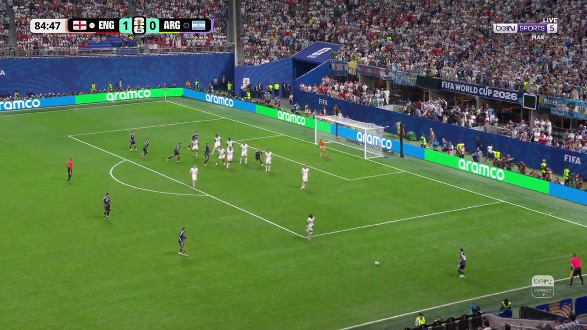 GOAL! Enzo Fernández produces a stunning strike from outside the box to bring Argentina level. 🚀 🏴󠁧󠁢󠁥󠁮󠁧󠁿 England 1-1 Argentina 🇦🇷 #FIFAWorldCup