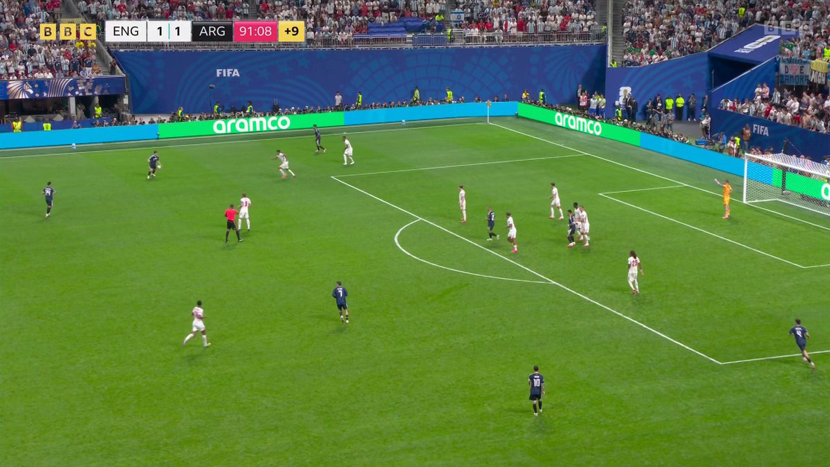 Argentina are ahead! 😱 A relentless spell of pressure sees Alexis Mac Allister hit the post before ANOTHER Lionel Messi assist sets up Lautaro Martinez to make it 2-1.