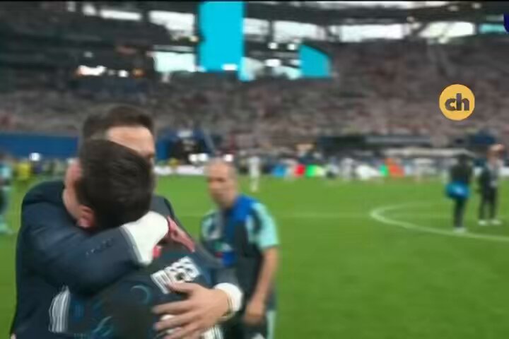 Lionel Messi and Scaloni after the final whistle 🥺