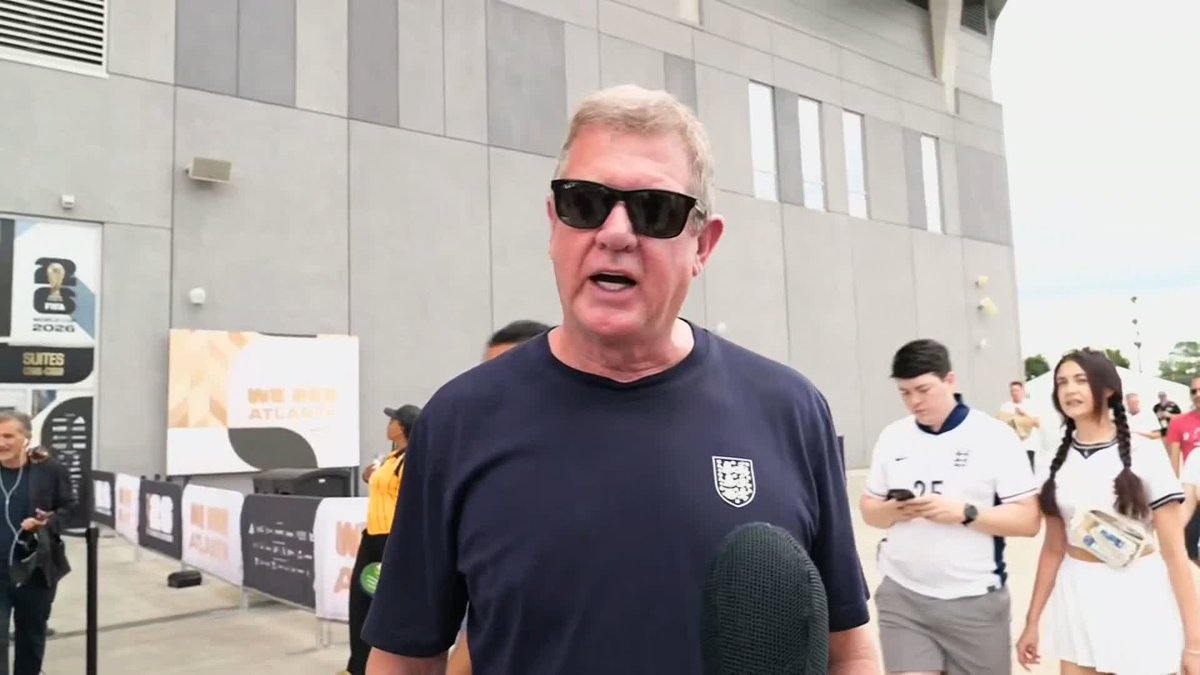 "Bringing on a lot of defenders, we were asking for it" England fans react to their late defeat to Argentina in the World Cup semi-finals ❌