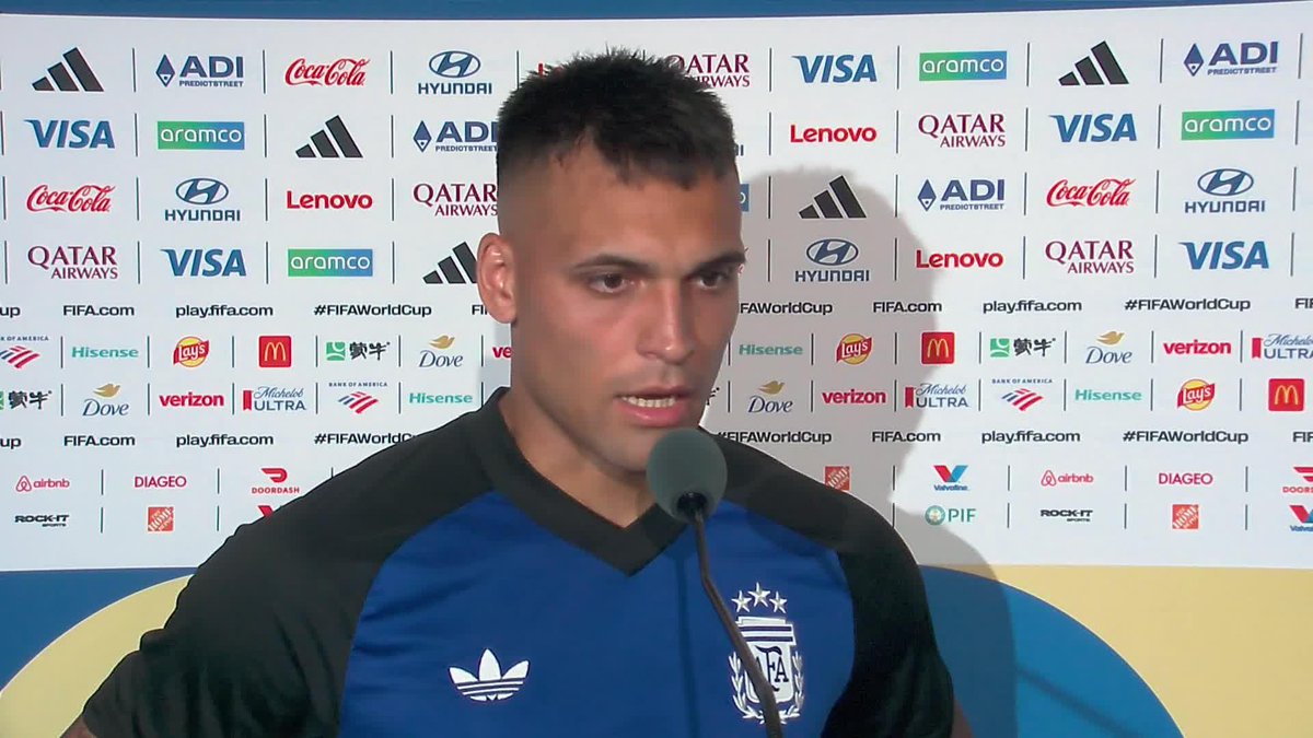 🗣️ Lautaro Martínez: "Me acuerdo de mi mamá, recién la llamé y está trabajando, y de mi viejo, que es el principal responsable de que siga compitiendo" #DAZNMundial