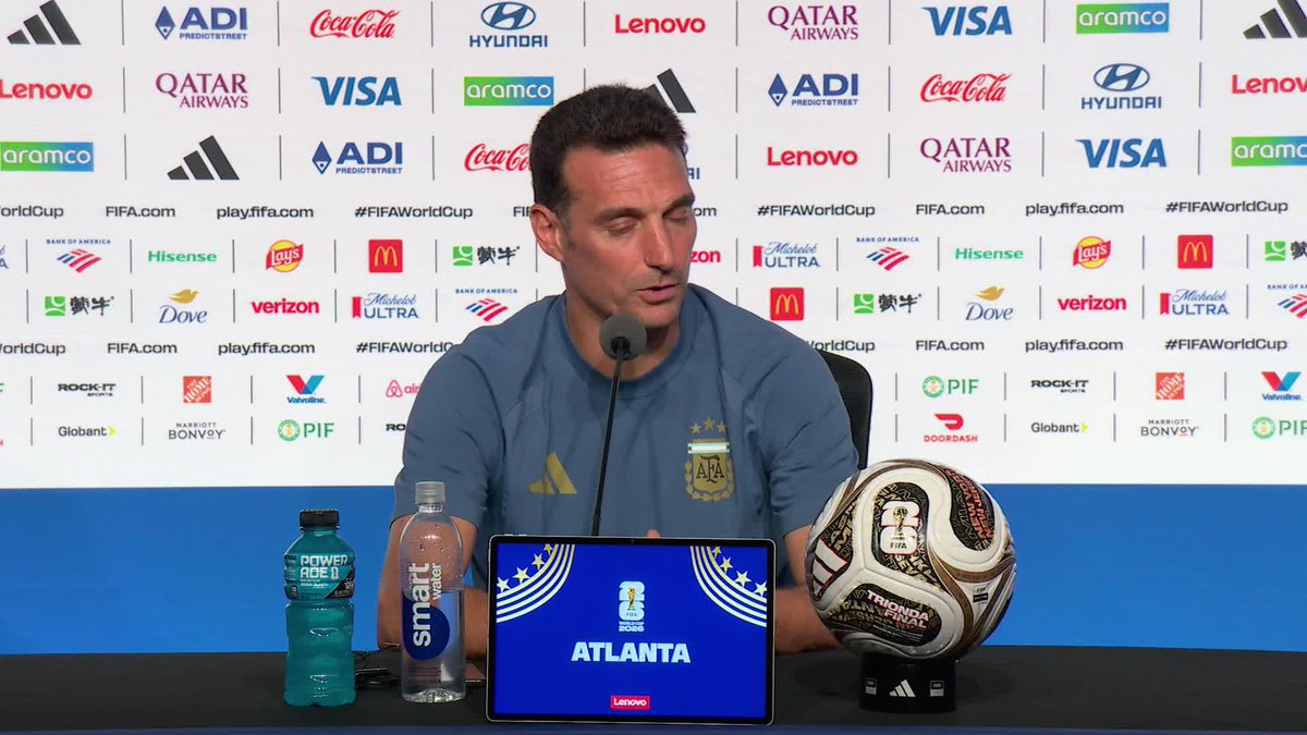 "¿QUÉ MÁS TIENE QUE HACER PARA SER EL MEJOR DE LA HISTORIA? YA NO HAY NINGÚN TIPO DE DUDAS" Con un tremendo elogio a Lionel Messi, así cerró la conferencia post Inglaterra Lionel Scaloni. #MundialEnDSPORTS #FIFAWorldCup