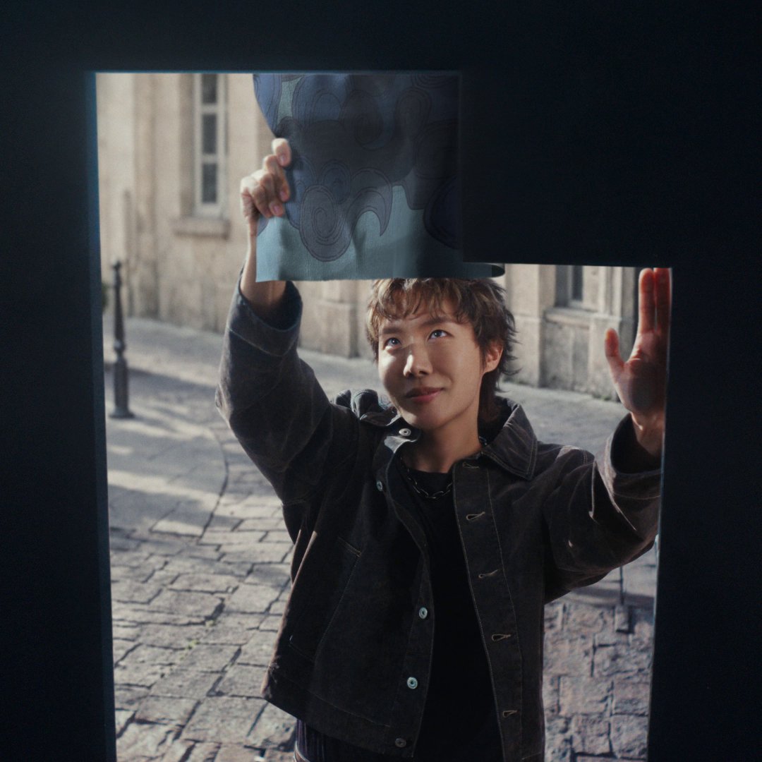 Can’t give away too much, but j-hope is already hyped for what’s unfolding 🐿️ The full reveal is coming soon! 🤫 #GalaxyUnpacked July 22, 2026. #GalaxyAI Reserve now: