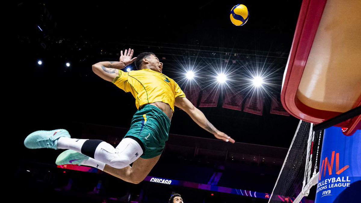 #VNL2026 Brazil TAKE OFF. 🇧🇷🛫 The South Americans open their Chicago campaign in style, sweeping France 🇫🇷 3-0 with a performance full of confidence, power and control. Relive it on VBTV 📺 🏐 #BePartOfTheGame #Volleyball
