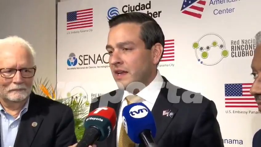 “Ella quisiera decir que se le expiró, pero te lo pueden quitar antes que se te expire… si ella duda, que aplique de nuevo para que vea sus resultados”, expresó este miércoles el embajador de Estados Unidos en Panamá, Kevin Marino Cabrera, cuando se le preguntó sobre el caso de la diputada Patsy Lee quien desmintió que le hubieran cancelado la visa estadounidense. Lee dijo que antes de conformar el Grupo de Amistad Parlamentario de Panamá con la República Popular China “ya me habían advertido que podrían tomar medidas contra mi visa”, pero señaló que el documento se había vencido a inicios de año y que ella decidió no solicitar su renovación, por tanto “no pueden quitarme algo que no tengo, porque yo misma decidí no renovarla”. Embajador Kevin Marino Cabrera reiteró que “es el derecho de los Estados Unidos, dar, aprobar, quitar, revocar visas”.