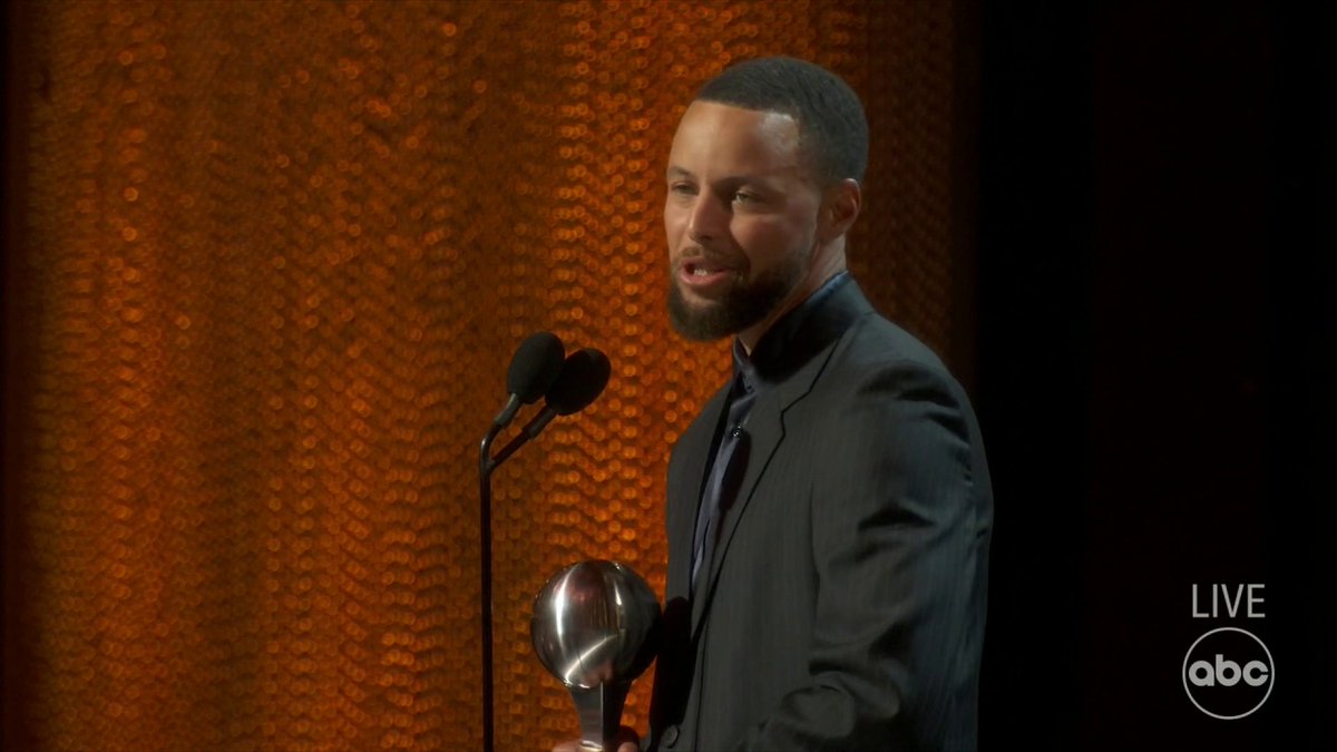 "You have everything you need to make a true impact. I encourage you to find your Oakland." Steph Curry inspiring change after receiving the Muhammad Ali Sports Humanitarian award 👏