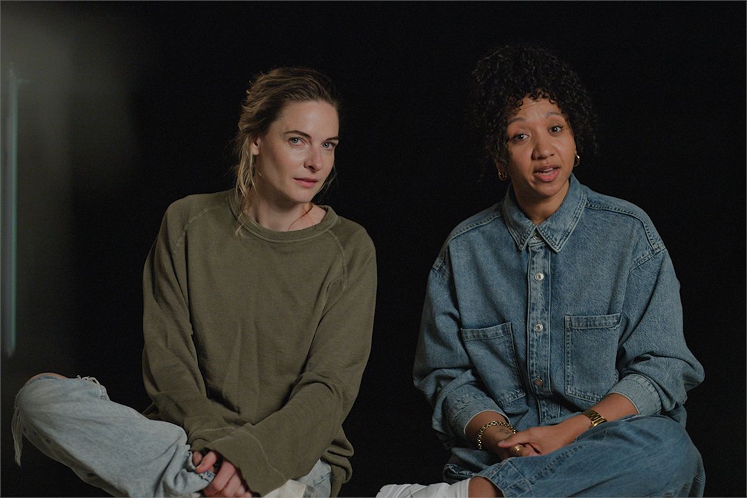 A trip down memory lane with Rebecca Ferguson and Alexandria Riley. #Silo