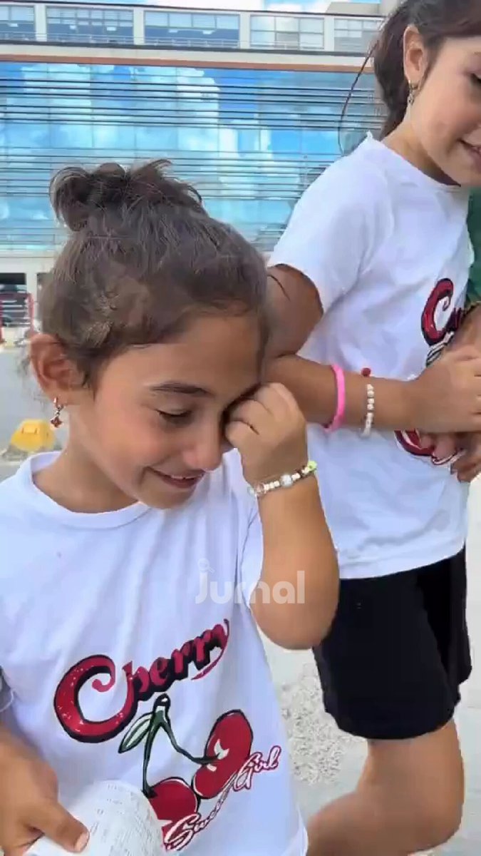 3. çocuklarını kucaklarına almaya hazırlanan aile, mutluluklarını paylaştı: “Ailemiz büyüyor. Bir mucizemiz daha aramıza kısa süre sonra katılacak.”