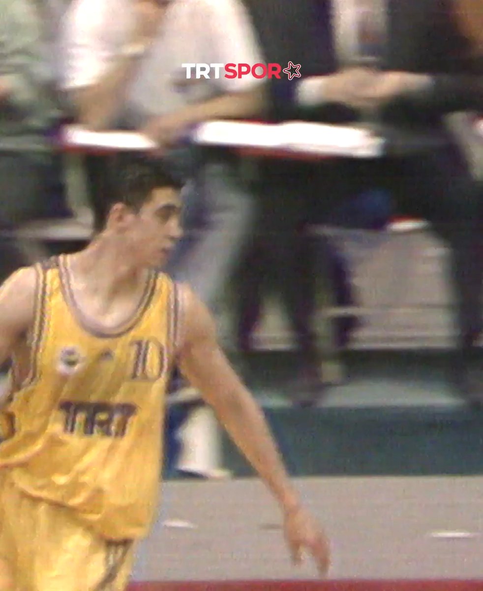 🏀 İbrahim Kutluay'ın unutulmaz Real Madrid maçı performansı (1999 Euroleague) 📽 Türk basketbolundan unutulmaz anlar TRT Spor Arşiv YouTube kanalında!
