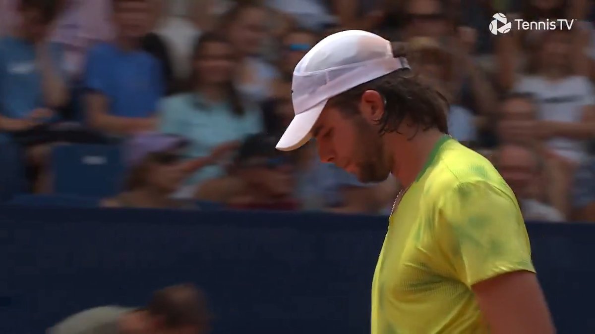 An upset brewing in Gstaad? 👀 Jaime Faria takes the first 7-6(1) over No. 2 seed Ruud. EFG Swiss Open Gstaad | #SwissOpenGstaad