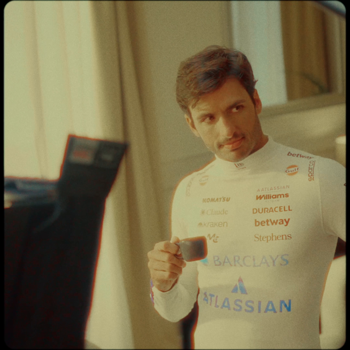Take a peek behind the scenes of our latest shoot with Atlassian Williams F1 Team 🤩 🎬