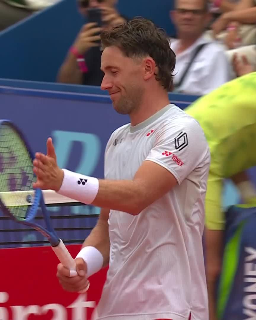 What a match 🤯 Ruud battles through to defeat Faria 6-7 6-4 6-2 and books his place into the quarter-finals! #SwissOpenGstaad