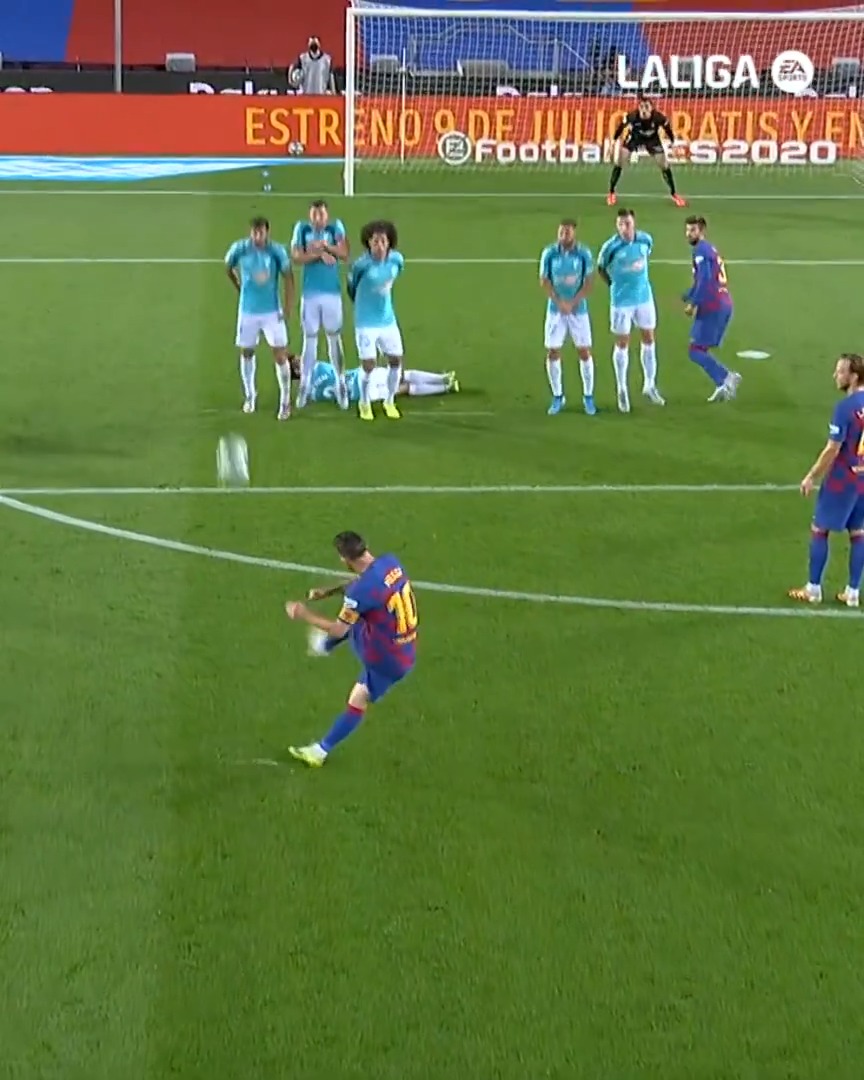🎯 Las faltas, la especialidad de Leo Messi. TalDíaComoHoy | LALIGAEASPORTS | LALIGAHistory