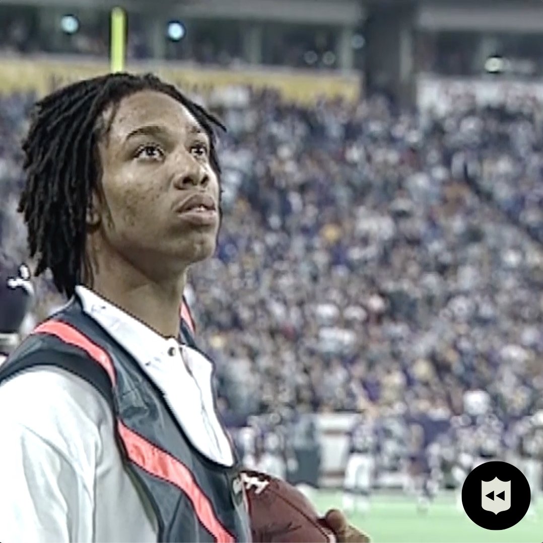 Larry Fitzgerald as the Vikings ball boy back in the day. (Video: NFL Legacy)